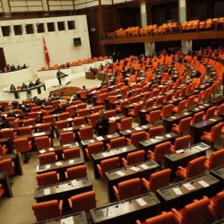 Mecliste-Sınavsız-Atamalar-Tartışıldı