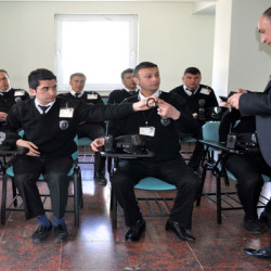 Özel-Güvenliklere-Polislik-Yolu-Açıldı